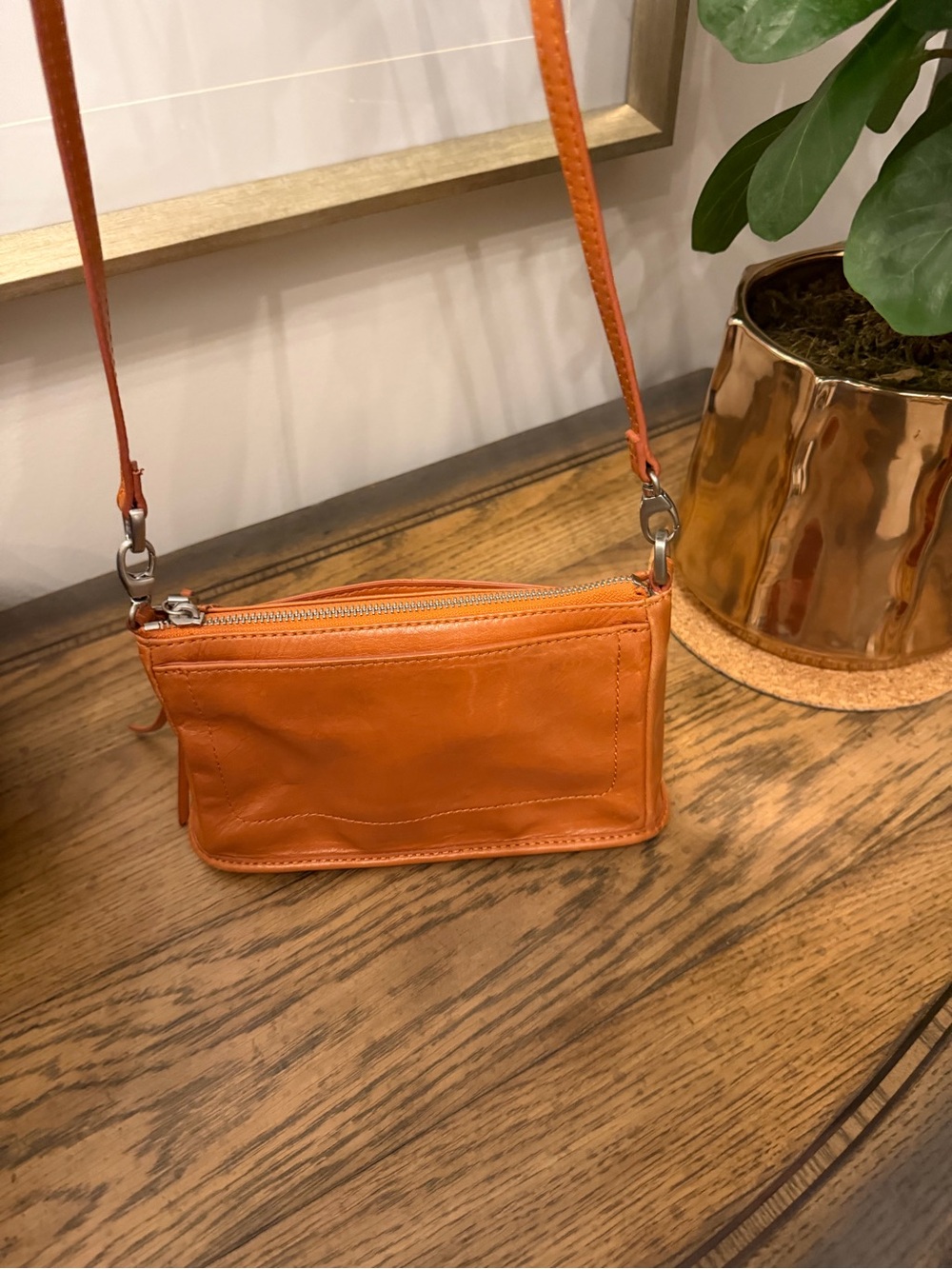Hobo Darcy Carmel Leather Crossbody Bag